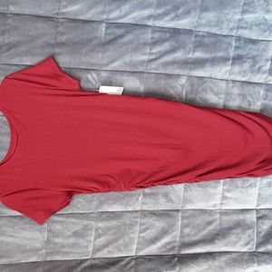 Red dress with ruched sides. Brand new with tags. size large